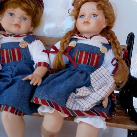 Ashley Belle Collection Porcelain dolls Andrew and Ramona - Picture 7 of 16